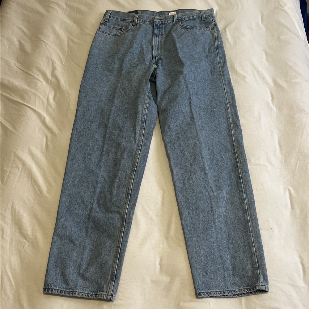 Vintage Levis 550 Jeans Mens 38x34 Relaxed Fit Blue Denim Light Wash Y2K